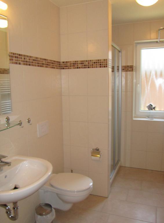 Apartmenthaus Hus Uebi By Rujana Binz Chambre photo
