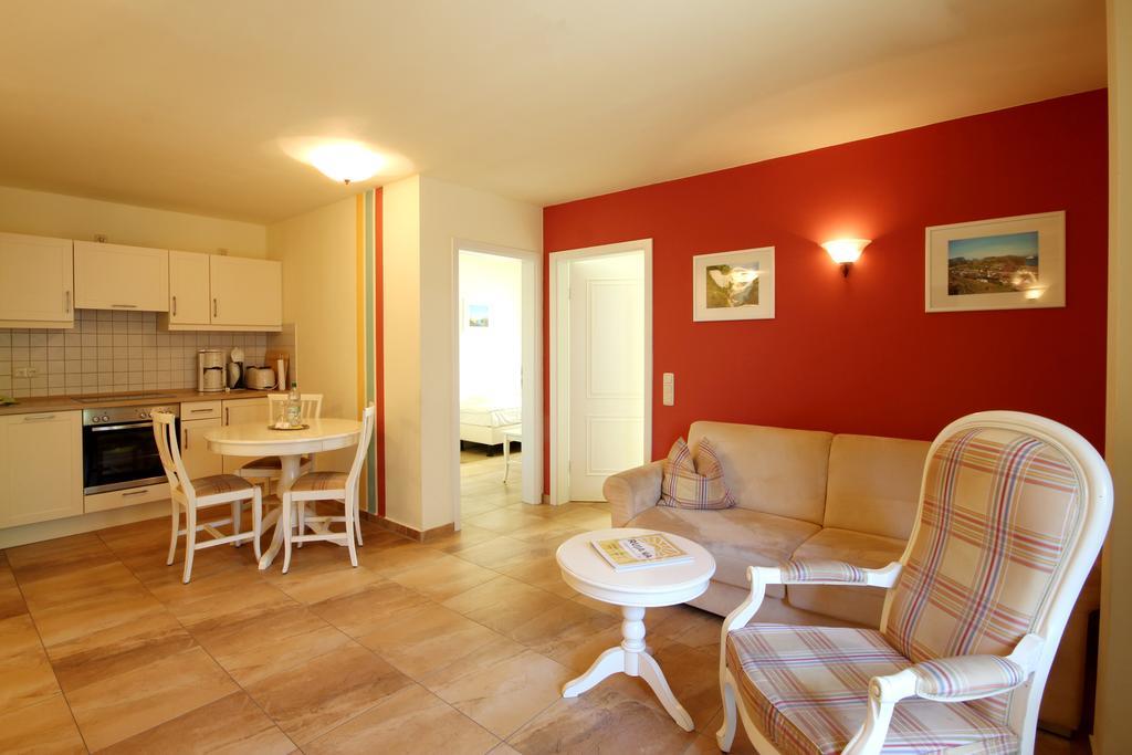 Apartmenthaus Hus Uebi By Rujana Binz Extérieur photo